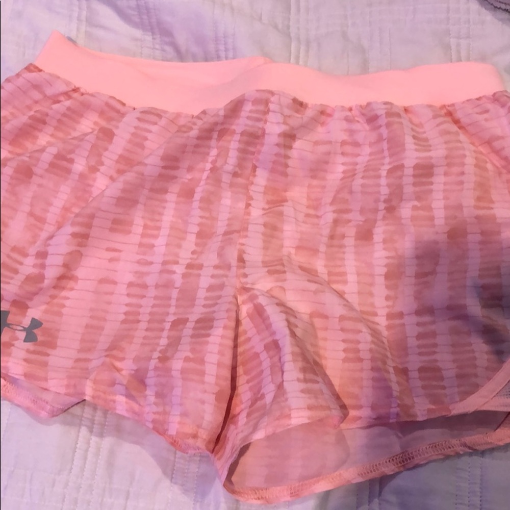 💗Pink underarmour shorts